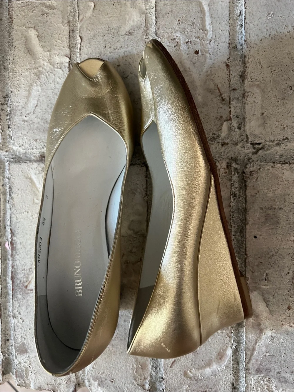 Bruno Magli Metallic Gold Leather Peep-Toe Wedges sz 8.5